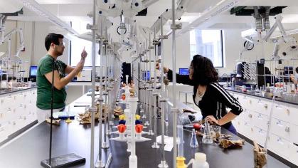 students working in chemistry lab at Rutgers–Newark